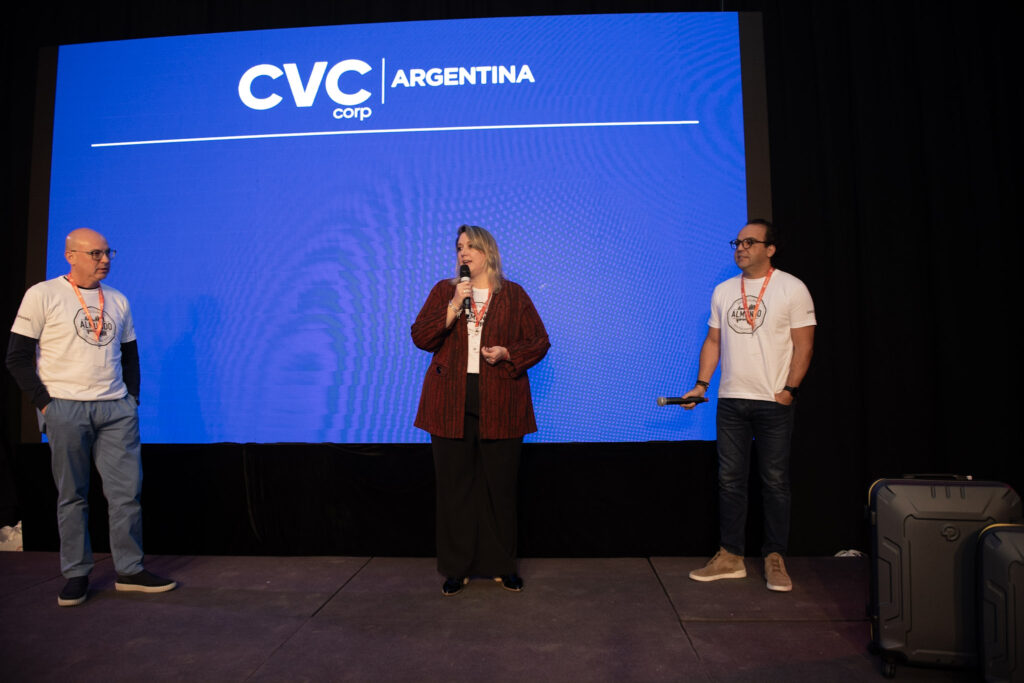 Cecília Gorgo diretora geral da CVC Argentina com Fabio Mader e Fabio Godinho