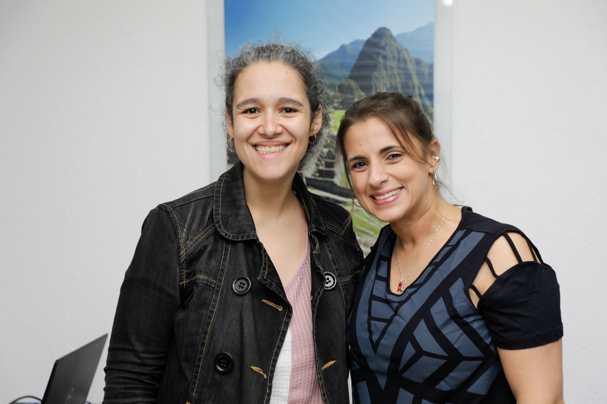 Clarissa Fusco, da Clarity Viagens, e Kelly Parreira, da Kell Guia Orlando Viagens e Turismo Clarissa Fusco, da Clarity Viagens, e Kelly Parreira, da Kell Guia Orlando Viagens e Turismo