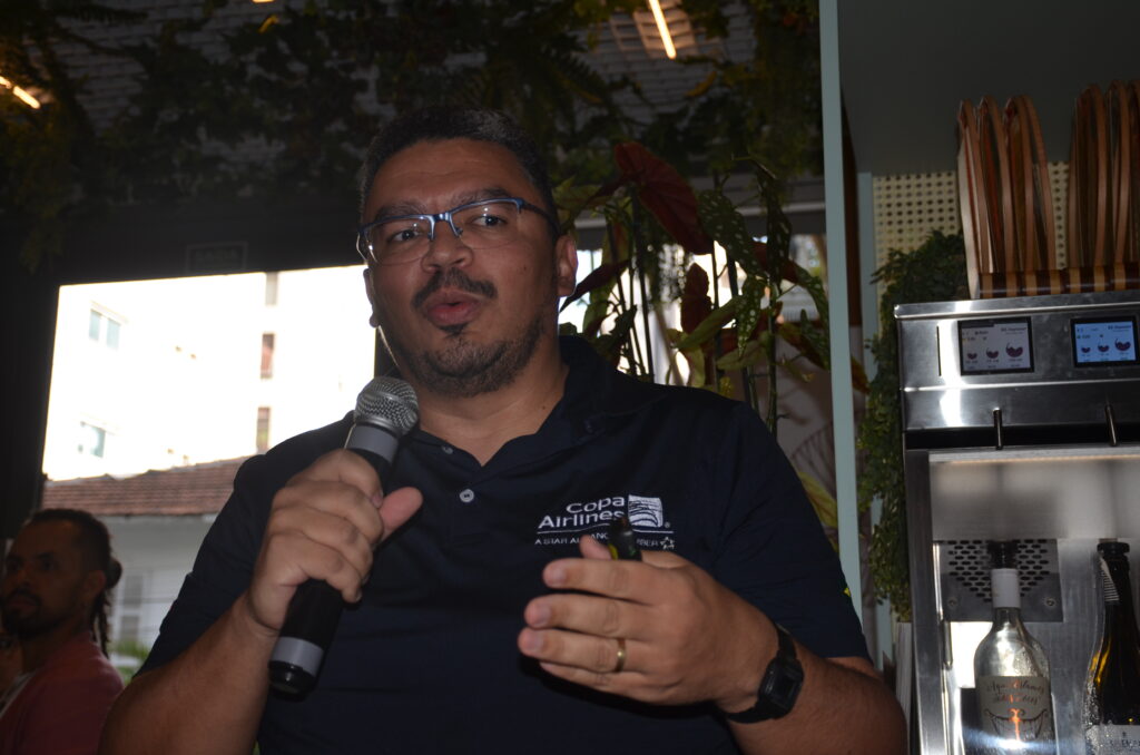Natan Correa, da Copa Airlines apresentou brevemente a malha aérea da companhia nos destinos Inclusive Collection