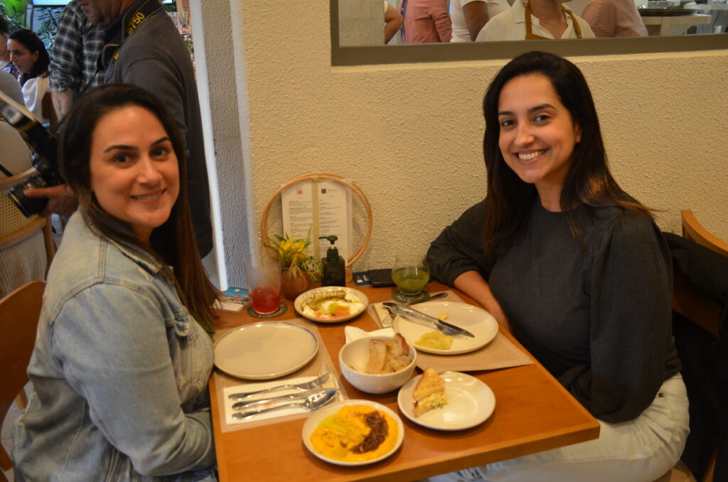 Luiza Leopoldo e Nathália Vicente, da Smiles Viagens