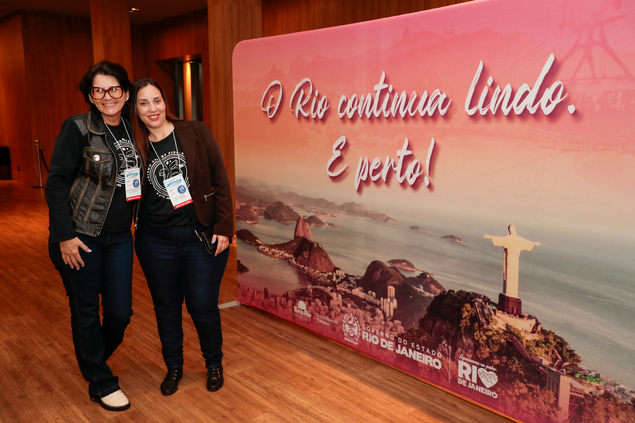Doriléia Cristina, da Bora Excursionar, e Kelly Cristina, da Kelly e Anderson Turismo Doriléia Cristina, da Bora Excursionar, e Kelly Cristina, da Kelly e Anderson Turismo