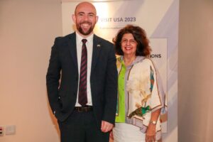EJ RIchardson e Jussara Haddad, do Consulado dos EUA