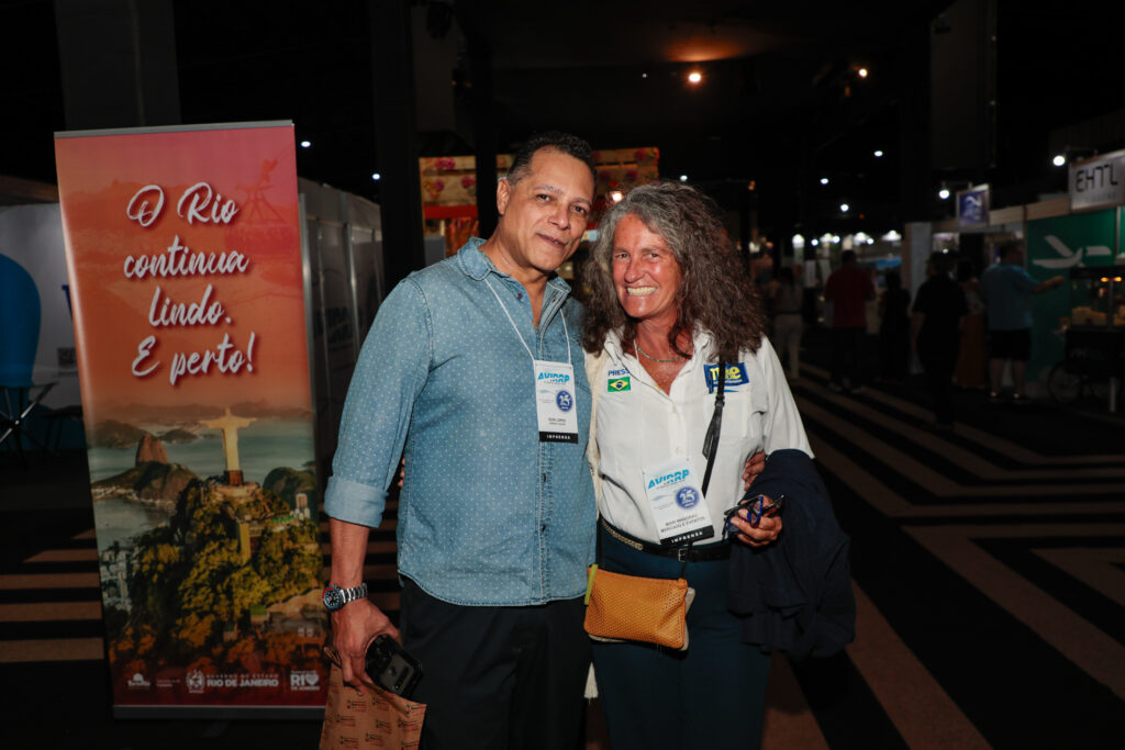 Edir Lopes, da Avirrp, e Mari Masgrau, do M&E