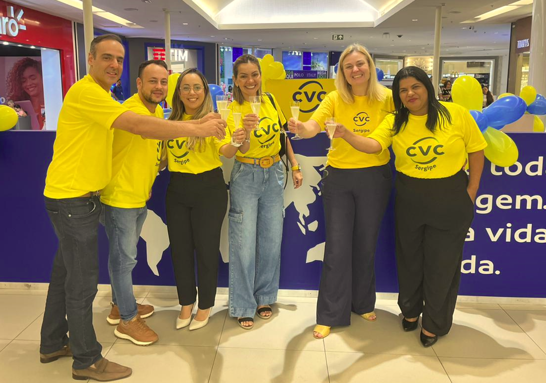 CVC inaugura três novas lojas no Sergipe sob comando do máster franqueado Eugênio Monteiro 1 Equipe CVC Sergipe com Viviane Pio1 e1692365604641 CVC inaugura três novas lojas no Sergipe sob comando do máster franqueado Eugênio Monteiro