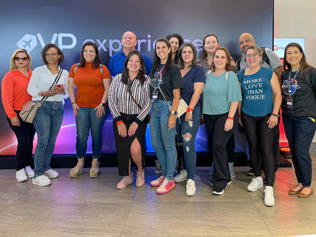 Equipe da ViagensPromo com agentes de viagens de São Paulo