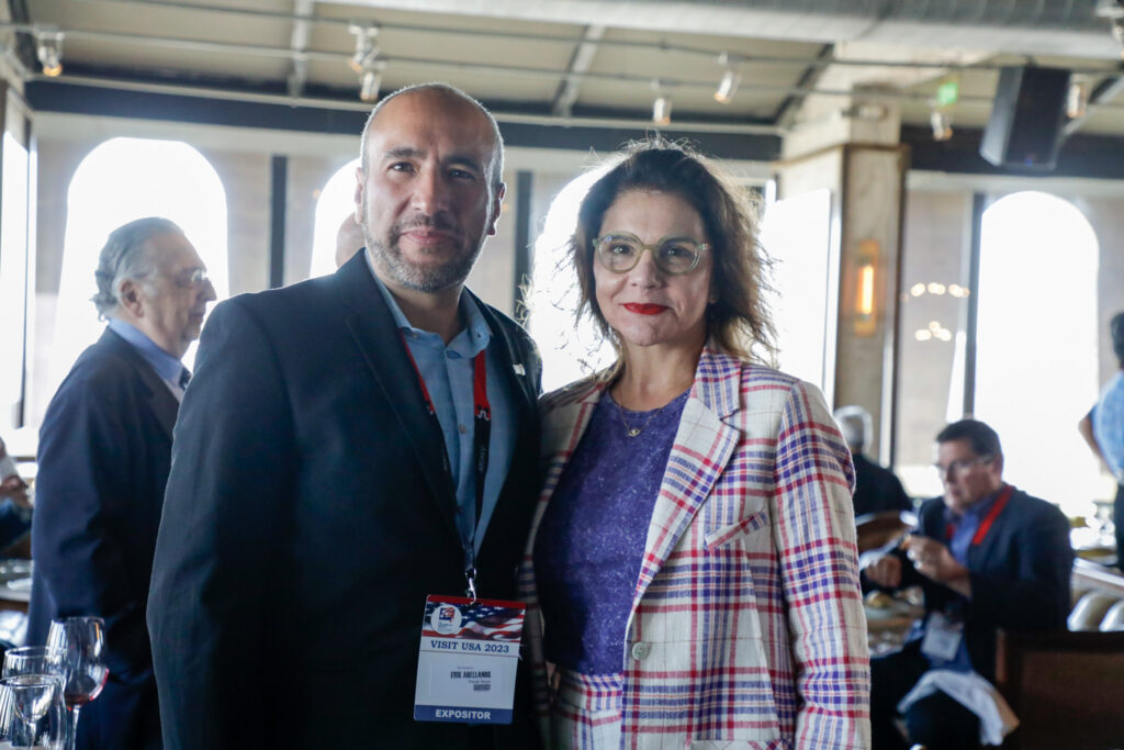 Erik Arellanos, da Travel Texas, e Danielle Roman, da Interamerican