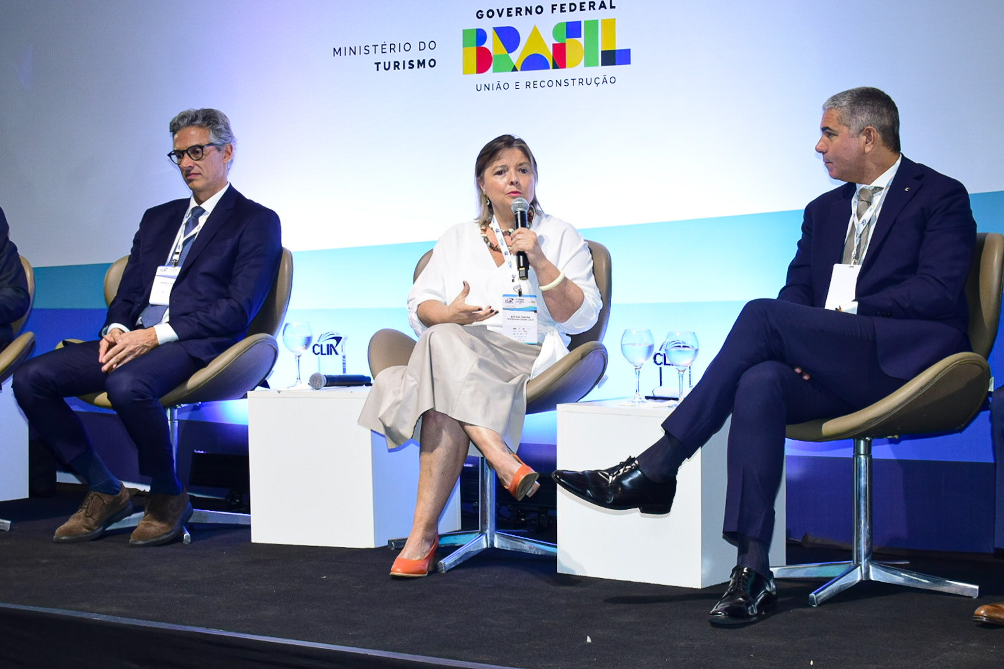 Estela Farina, da NCL em fala no painel sobre tendência e perspectivas para o Turismo na indústria de Cruzeiros Estela Farina, da NCL em fala no painel sobre tendência e perspectivas para o Turismo na indústria de Cruzeiros