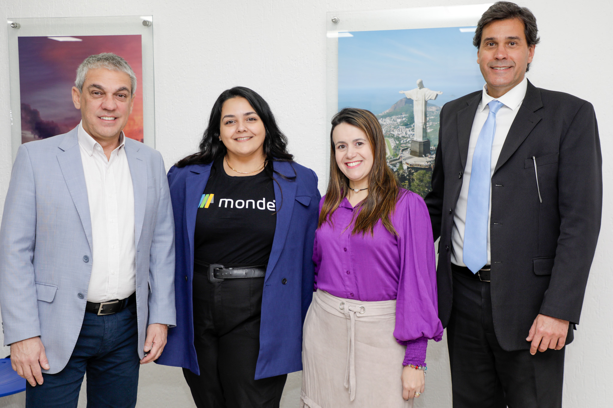 Fernando Santos, Abav-SP Aviesp, Paula Sasseron, da Monde, Juliana Assumpção, da Abav-SP Aviesp, e Rogério Esteves, da GTA Fernando Santos, Abav-SP Aviesp, Paula Sasseron, da Monde, Juliana Assumpção, da Abav-SP Aviesp, e Rogério Esteves, da GTA
