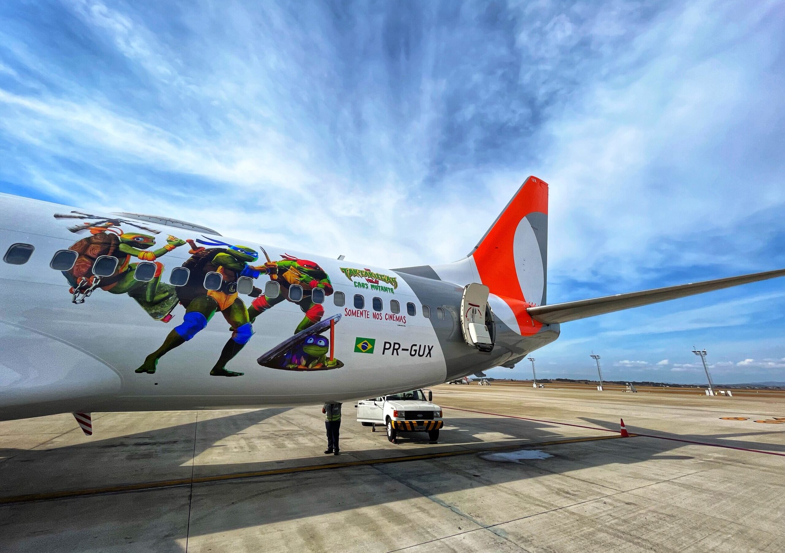 Paramount e Gol lançam aeronave tematizada para celebrar novo filme das "Tartarujas Ninja" 1 Foto aeronave scaled e1692888269978 Paramount e Gol lançam aeronave tematizada para celebrar novo filme das "Tartarujas Ninja"