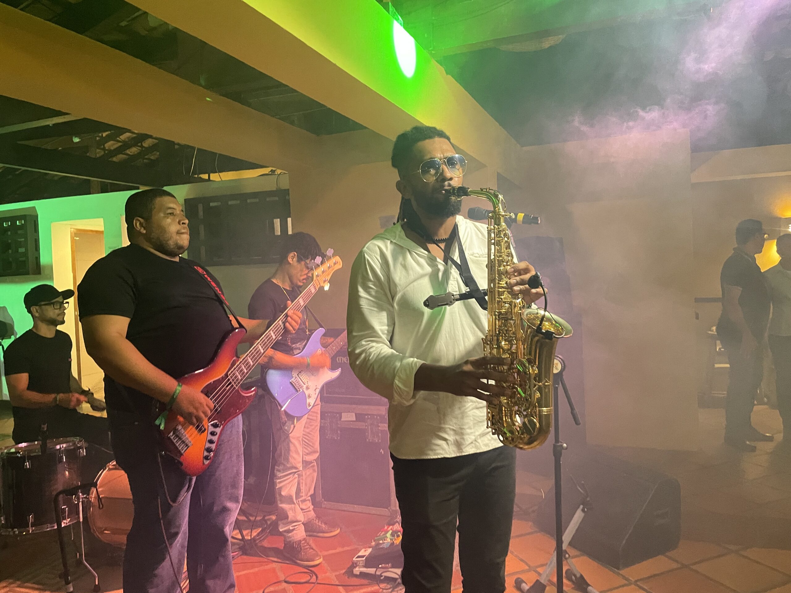 Apresentação musical na festa da ViagensPromo Apresentação musical na festa da ViagensPromo