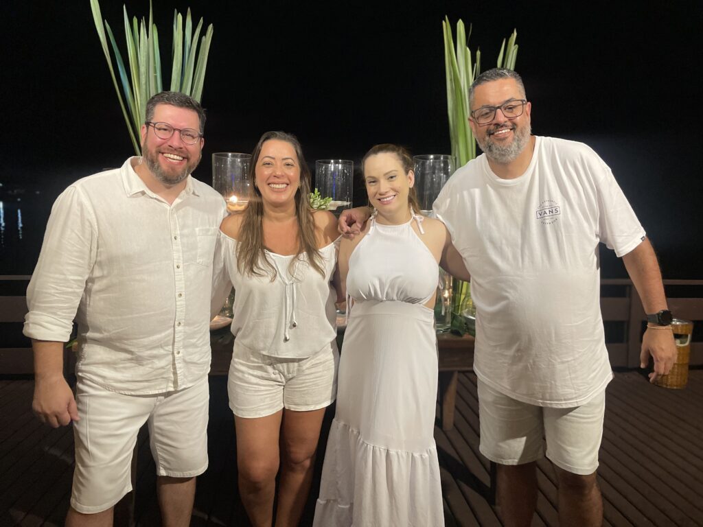 Renato Alves, Renata Leite e Kleber Moreira, da ViagensPromo com Jessica Damico, do Transamerica Resort Comandatuba