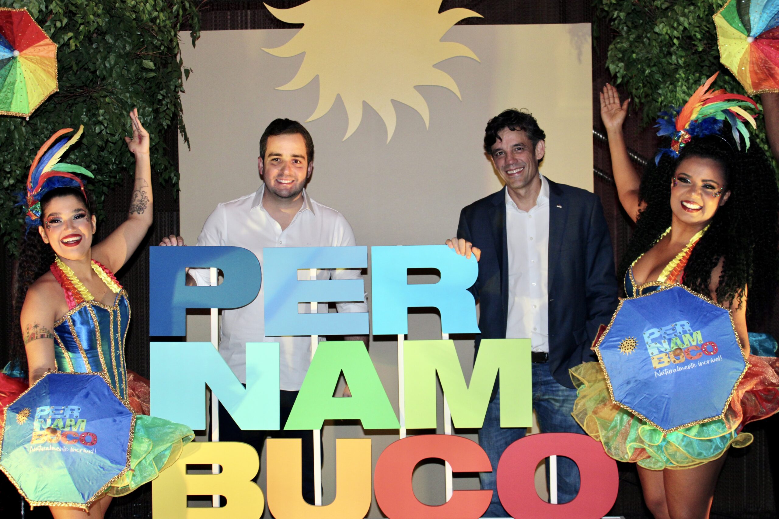 Eduardo Loyo, presidente da Empetur, e Daniel Coelho, secretário de Turismo de Pernambuco Eduardo Loyo, presidente da Empetur, e Daniel Coelho, secretário de Turismo de Pernambuco