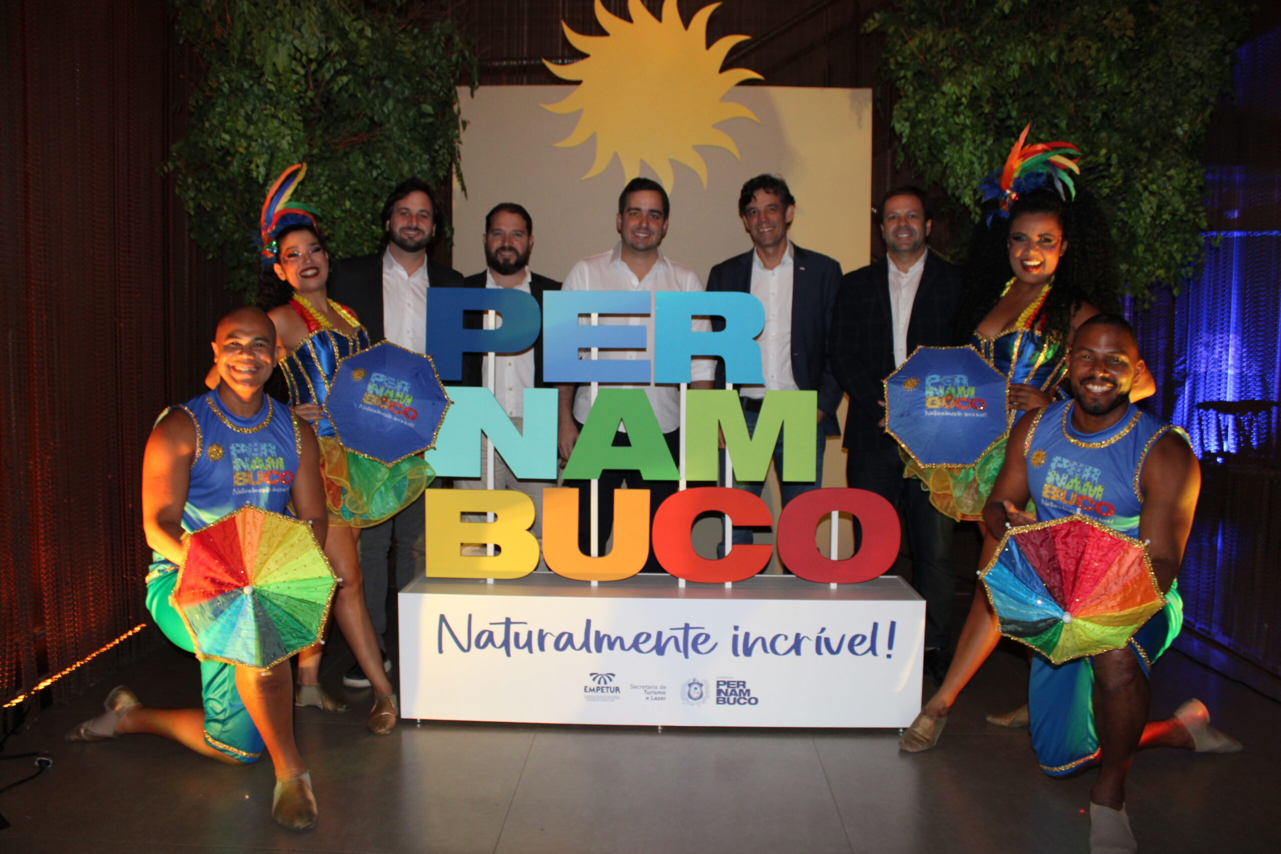 Rodrigo Carvalheira, de São José da Coroa Grande, Rodrigo Russell, de Igaraçu, Eduardo Loyo, da Empetur, Daniel Coelho, secretário, e Mario Pilar, de Ipojuca Rodrigo Carvalheira, de São José da Coroa Grande, Rodrigo Russell, de Igaraçu, Eduardo Loyo, da Empetur, Daniel Coelho, secretário, e Mario Pilar, de Ipojuca