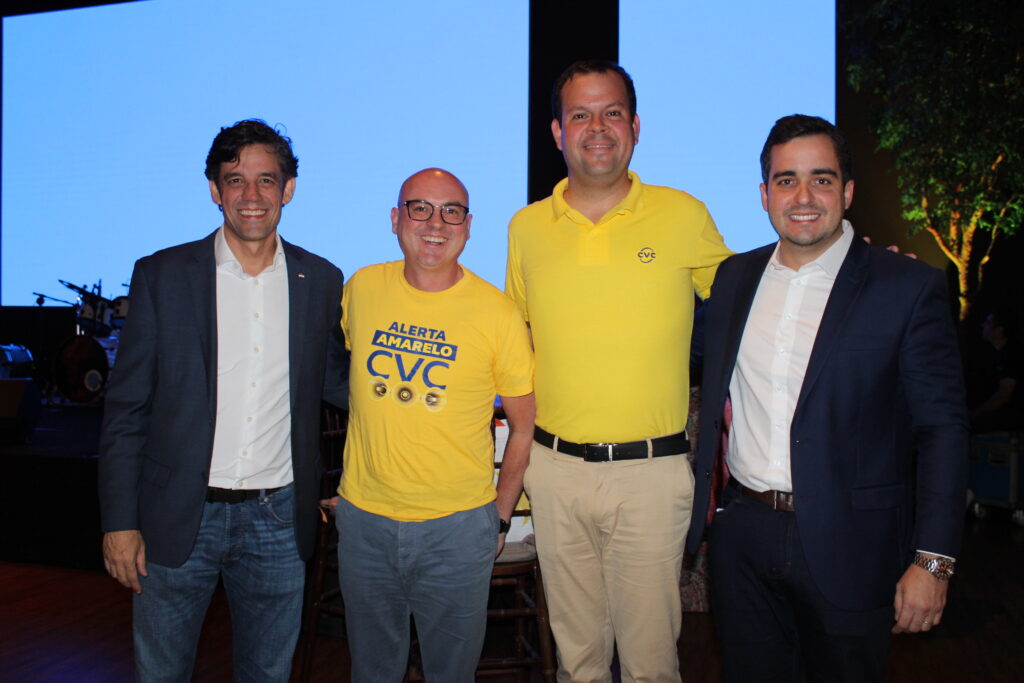 Daniel Coelho, secretário de Turismo de Pernambuco, Fábio Mader e Rodrigo Galvão, da CVC, e Eduardo Loyo, da Empetur
