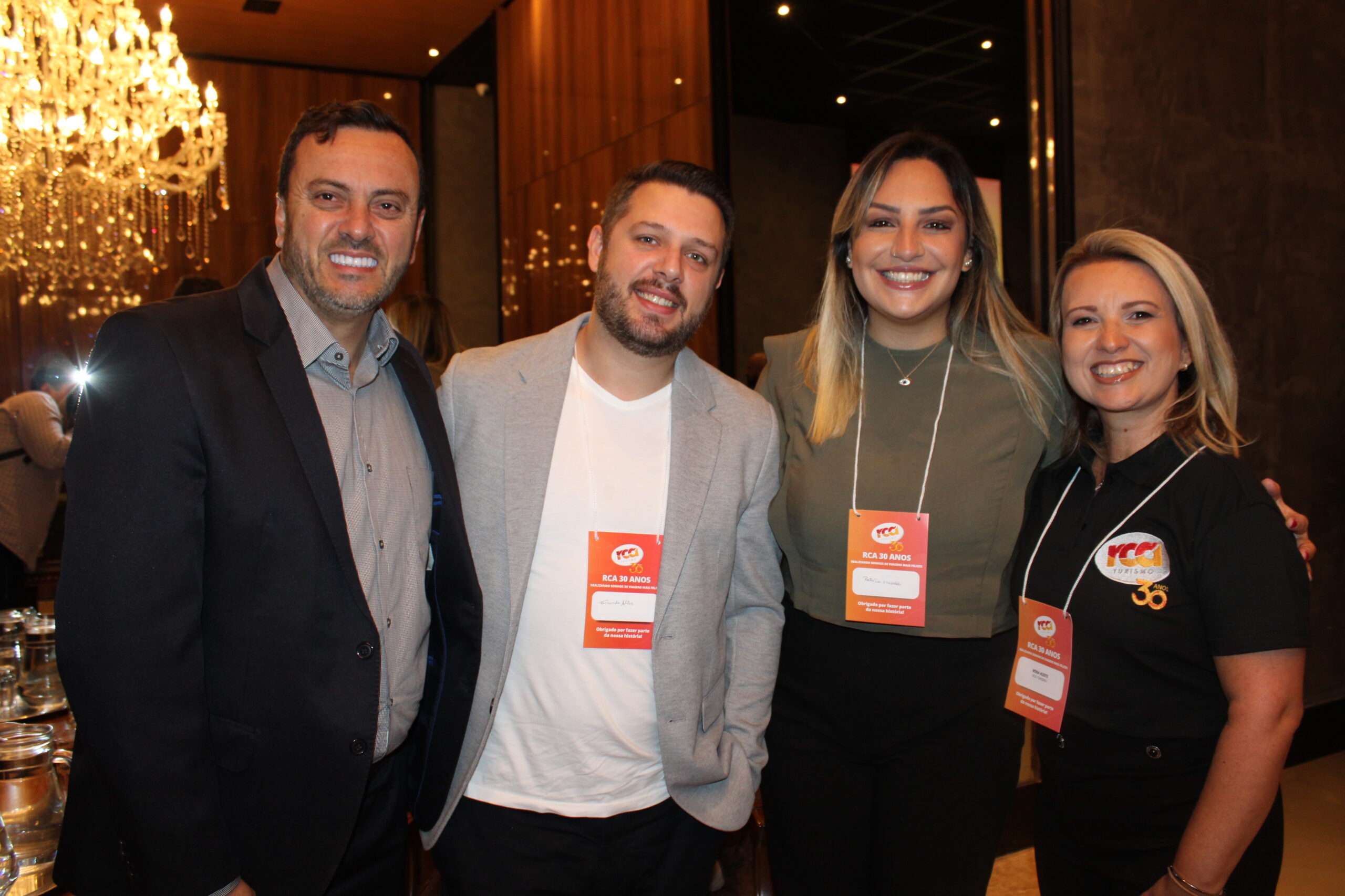 Adilson Melo, da NCL, Fernando Alves e Patricia Crepaldi, da Reservai Viagens, e Vera Kiste, da RCA Adilson Melo, da NCL, Fernando Alves e Patricia Crepaldi, da Reservai Viagens, e Vera Kiste, da RCA