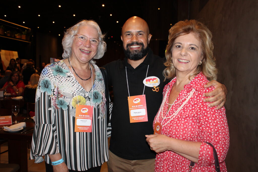 Monica Piller, da LHC Viagens, Fabiano Araujo, da RCA, e Lucia Couto, da LHC Viagens