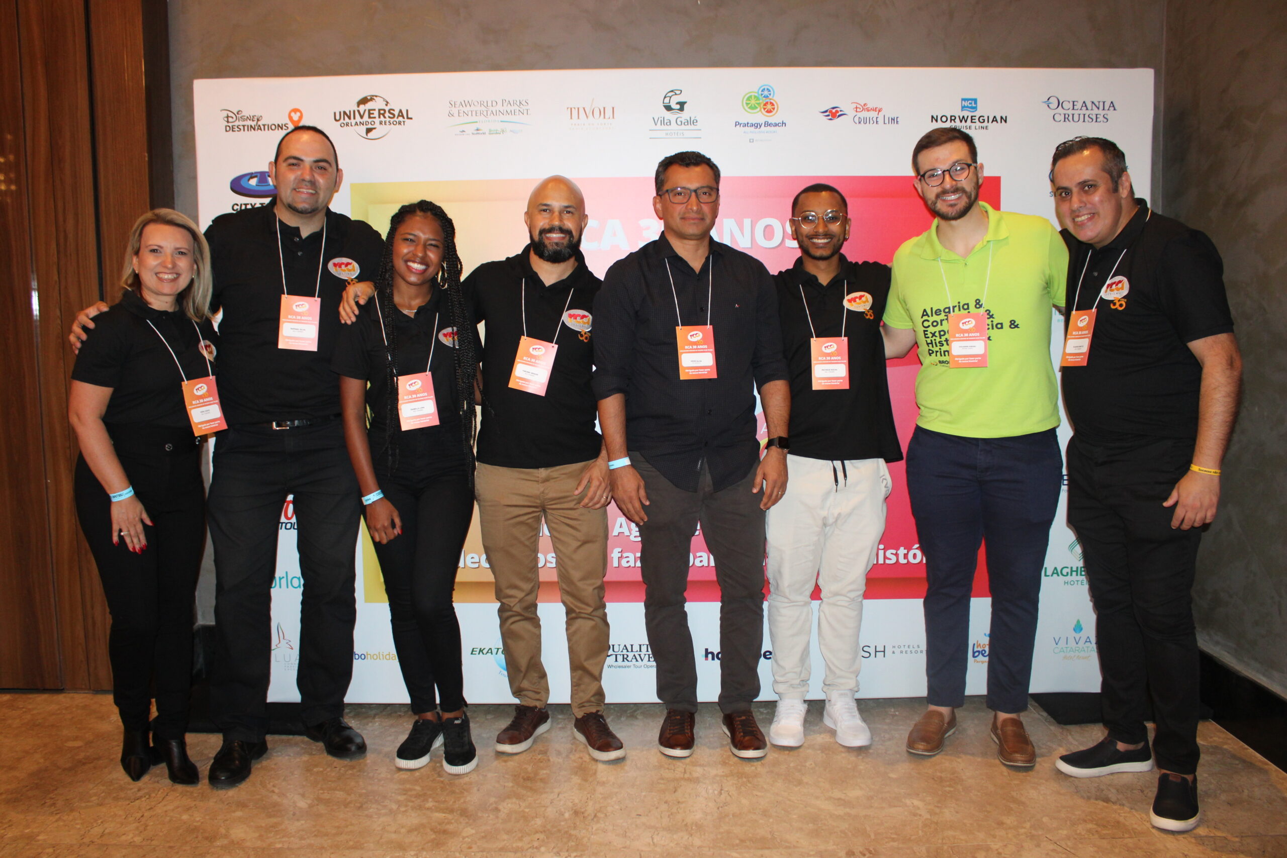 Guilherme Ribeiro, da Brocker, com equipe da RCA Guilherme Ribeiro, da Brocker, com equipe da RCA