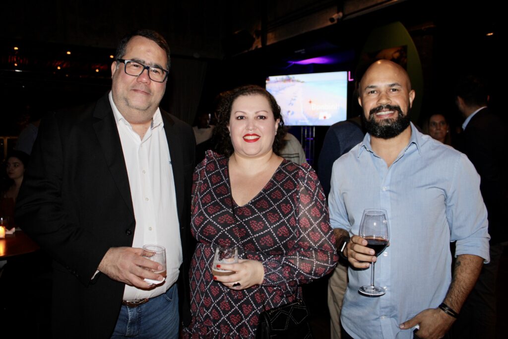 Guilherme Campos e Simone de Abreu, da Flot Viagens, e Fabiano Araújo, da RCA