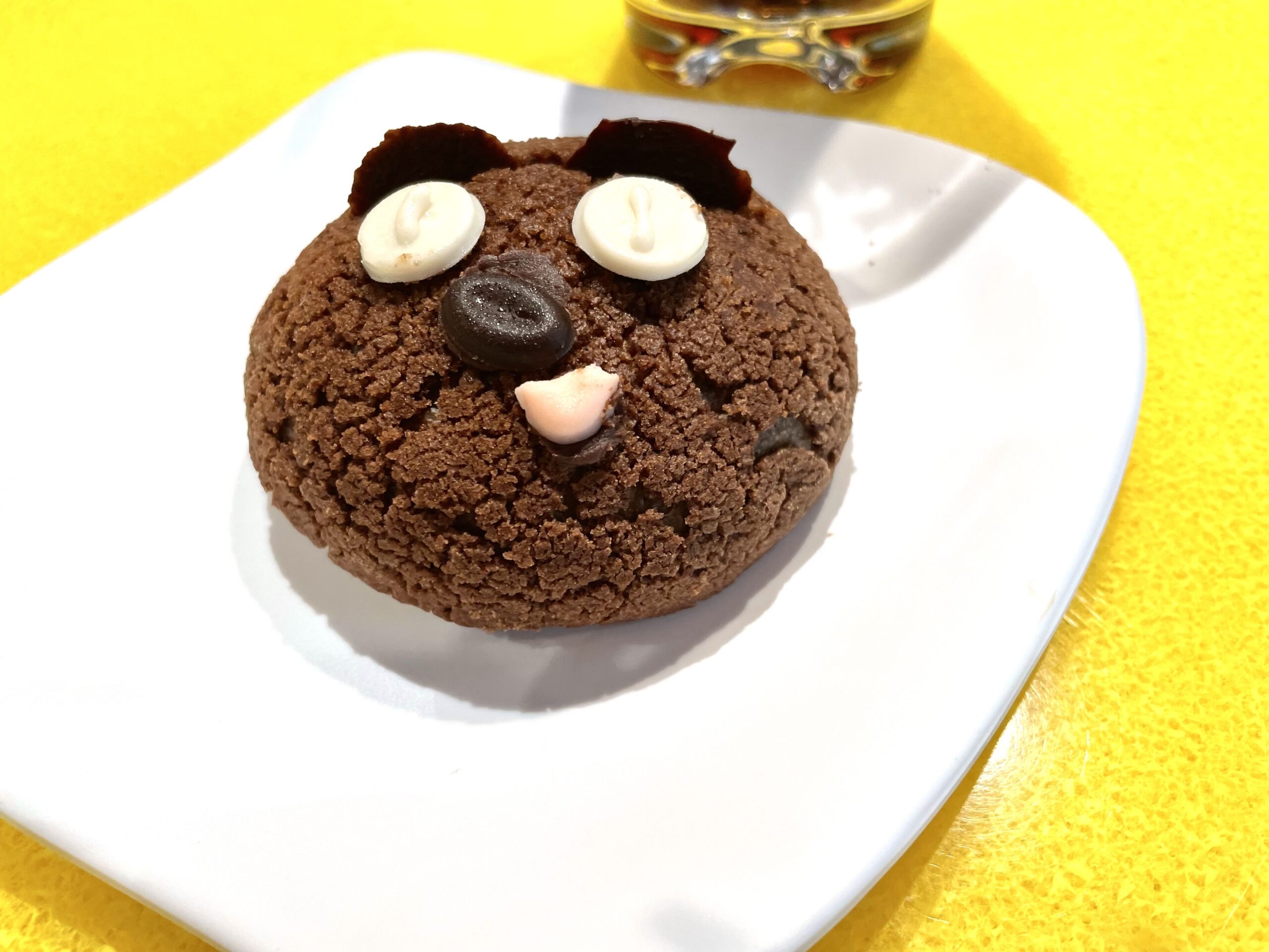 Bob’s Teddy Bear Chocolate Cream Puff, uma das sobremas do Minion Cafe Bob’s Teddy Bear Chocolate Cream Puff, uma das sobremas do Minion Cafe
