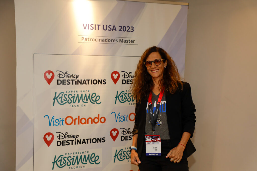 Jane Terra do Orlando Magic Visit Orlando apresenta nova campanha e destaca atrativos durante o Visit USA 2023