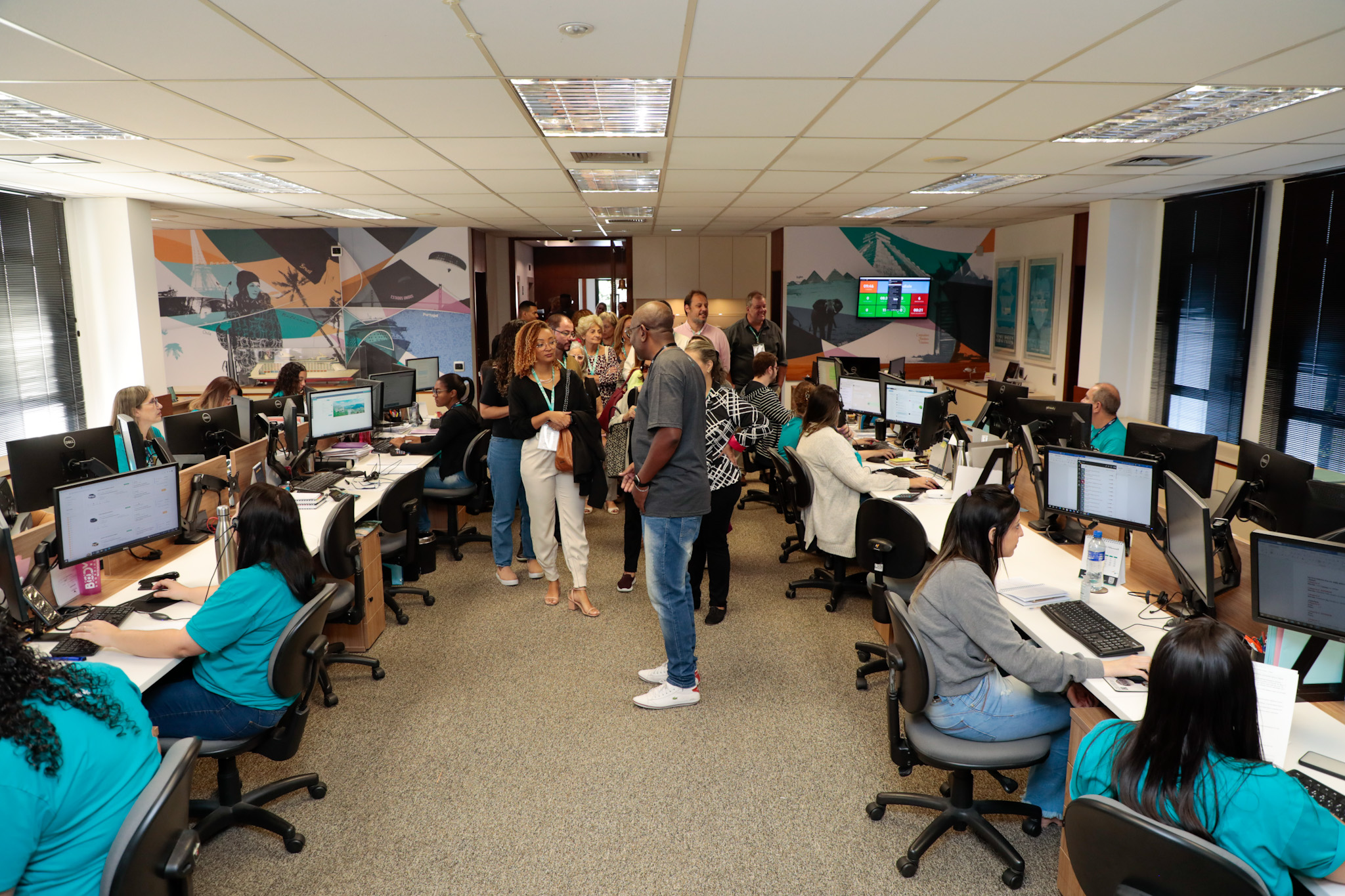 Agentes de viagens na sede da Ancoradouro