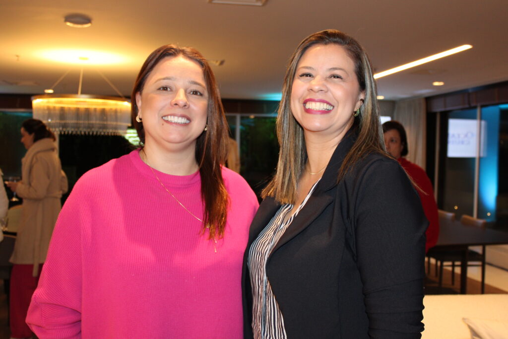 Luciene Xavier e Juliana Ferreira, da Iberostar