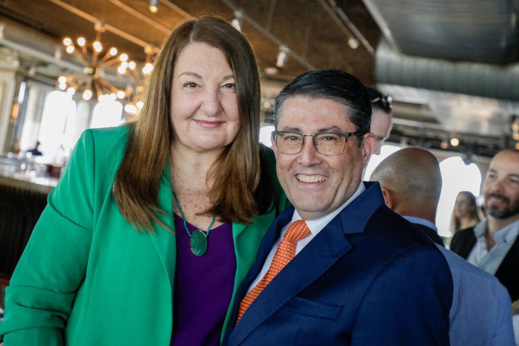 Magda Nassar, presidente da Abav Nacional, e Luiz Teixeira, o Tex, da Gol
