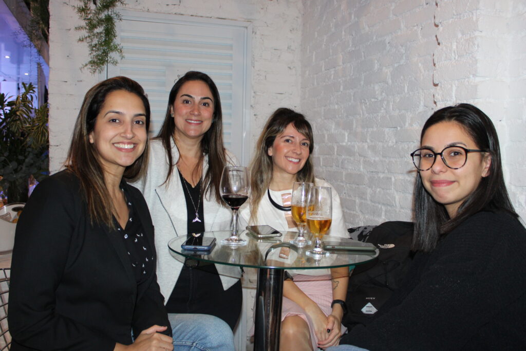Nathalia Vicente, Luiza Leopoldo, Natália Spinelli e Milena Souza, da Smiles Viagens