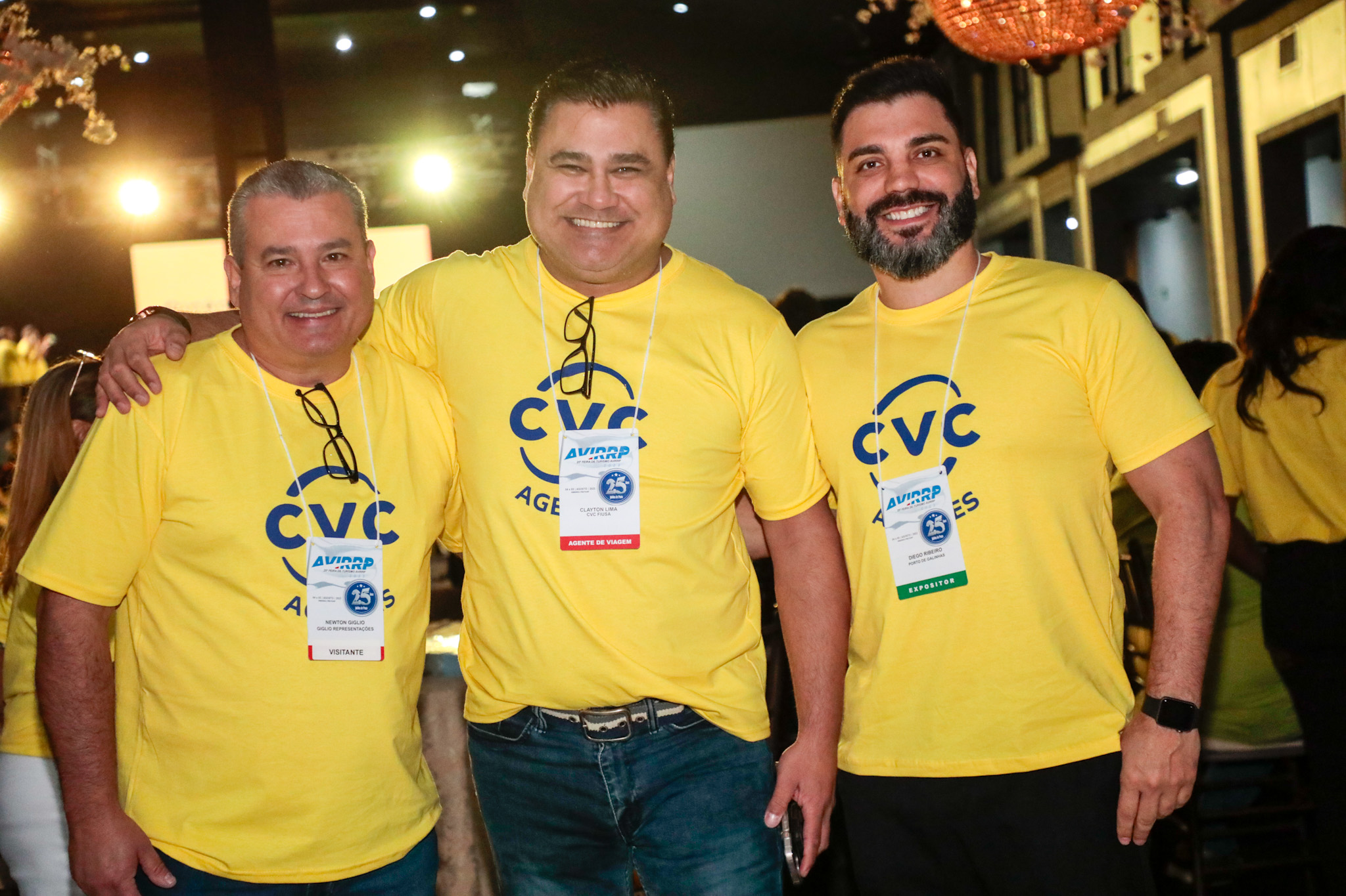 Newton Giglio, da Giglio Representações, Clayton Lima, da CVC, e Diego Ribeiro, de Porto de Galinhas Newton Giglio, da Giglio Representações, Clayton Lima, da CVC, e Diego Ribeiro, de Porto de Galinhas