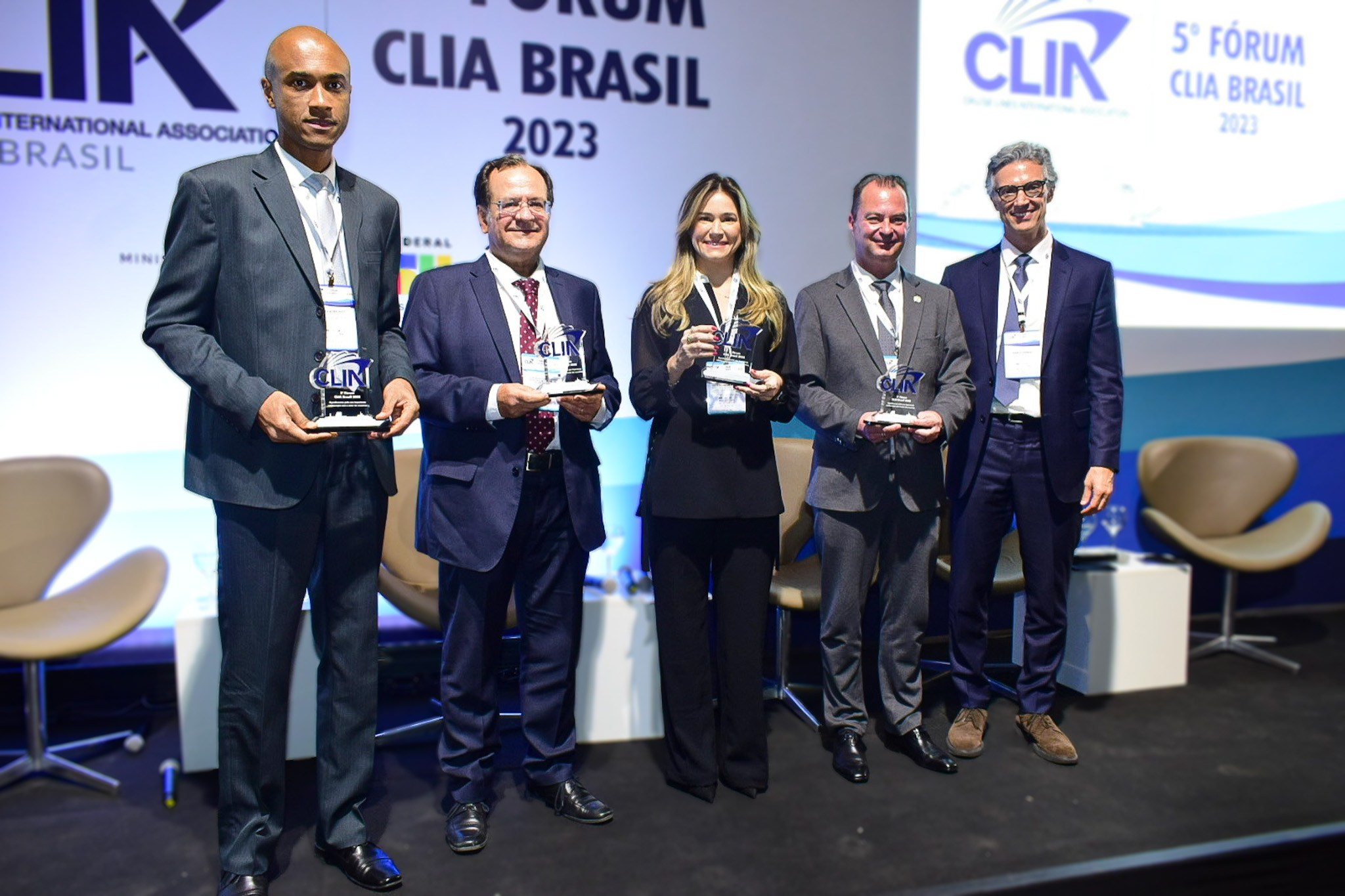 Painelistas do debate sobre “Promoção e atração no mundo dos cruzeiros “ Painelistas do debate sobre “Promoção e atração no mundo dos cruzeiros “