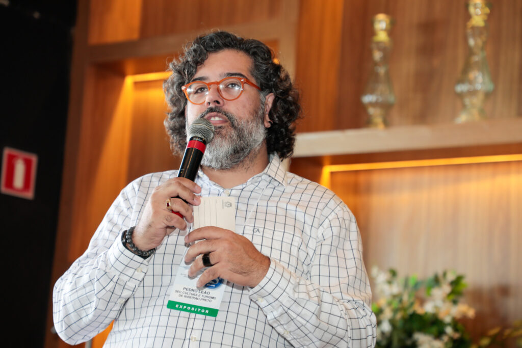 Pedro Leão, secretário Municipal da Cultura e Turismo de Ribeirão Preto durante abertura da Avirrp