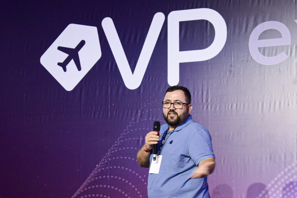 Representante da Sideral Linhas Aéreas, a empresa que freta aeronaves para a VP