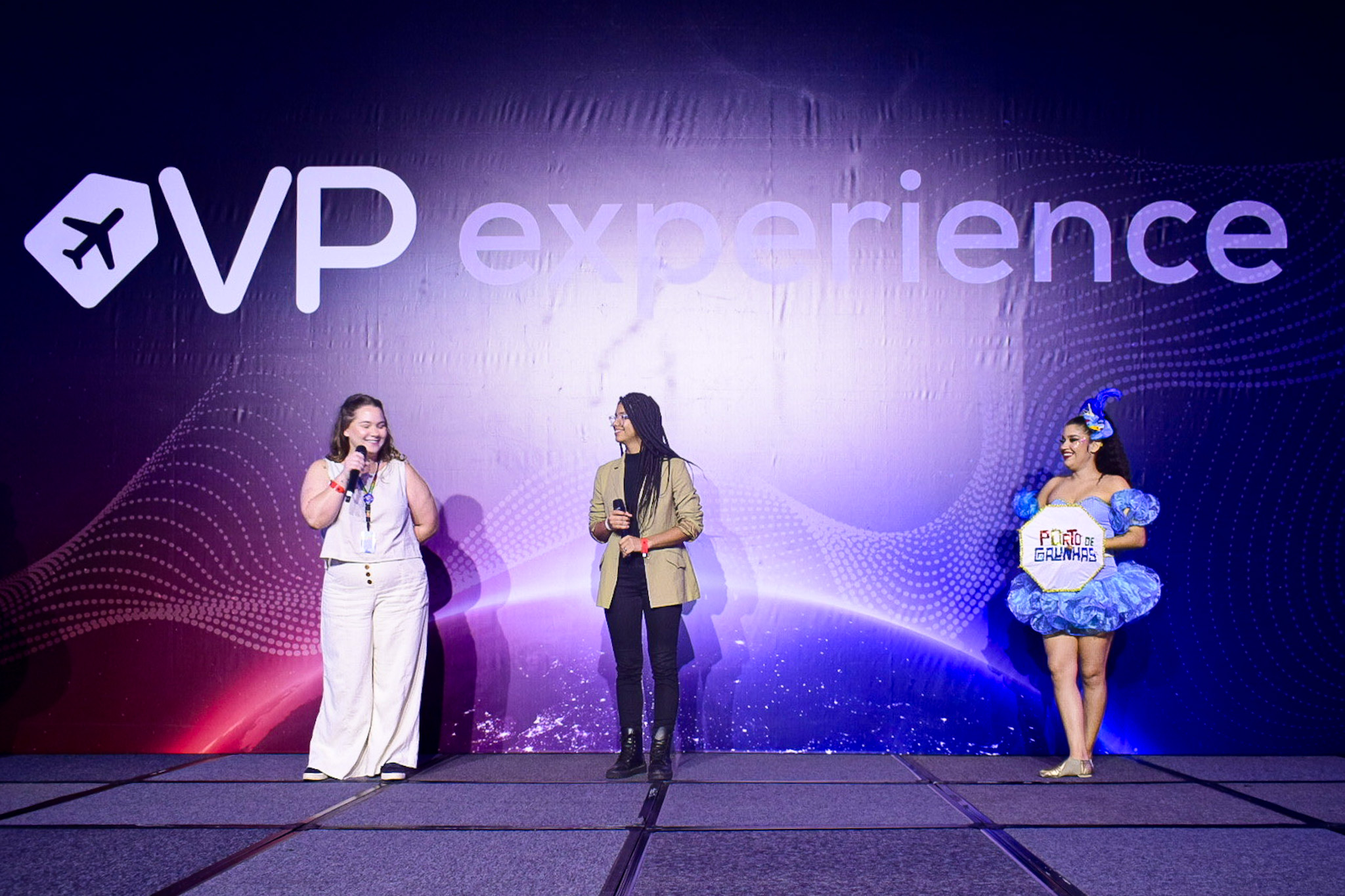 Ana Beatriz Alves, da Empetur, e Evelin Augusta, do CVB Porto de Galinhas Ana Beatriz Alves, da Empetur, e Evelin Augusta, do CVB Porto de Galinhas