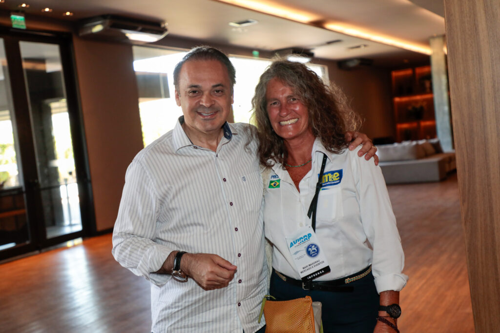 Roberto de Lucena, secretário de turismo do estado de São Paulo, e Mari Masgrau, do M&E