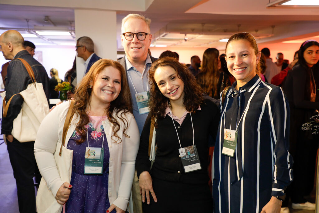 Tabatha Braga, da Place Tour, André, Aline Ramos, e Cristiane Miranda, da Place Tour, e Cristiane Santos, da Teresa Perez