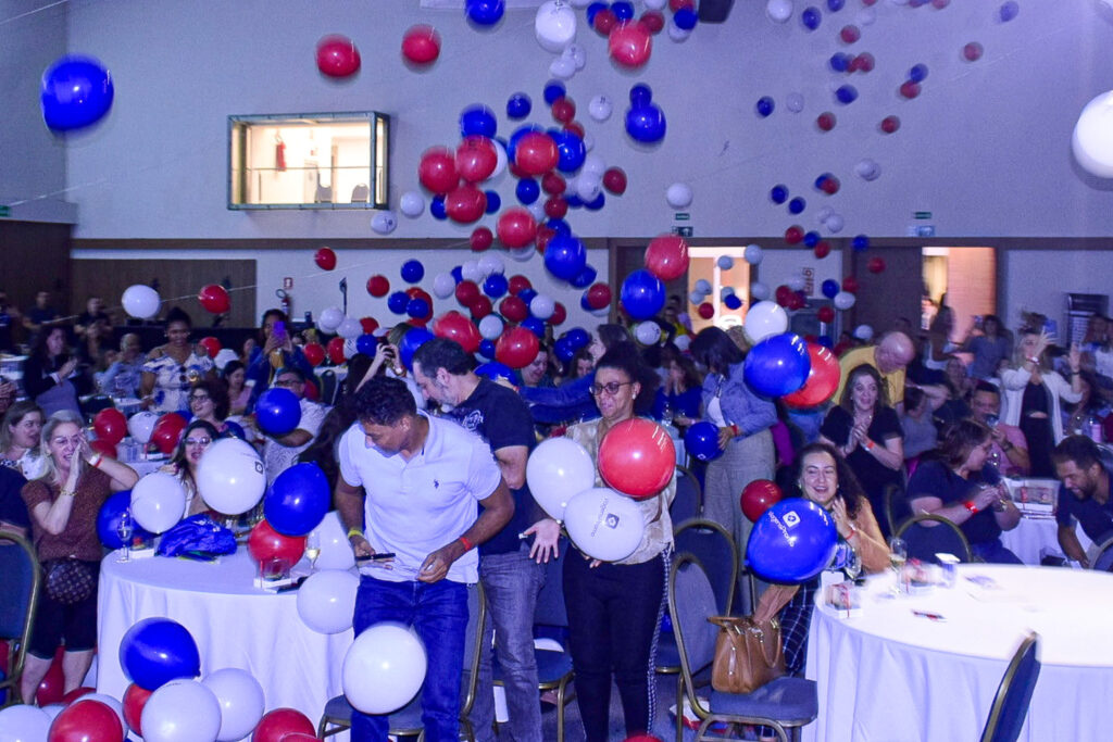 Uma celebração de aniversário ocorreu no VP Experience