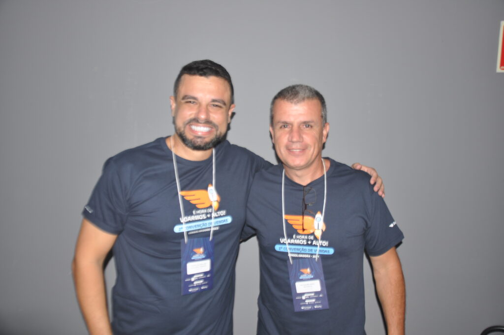 Victor Ferreira e Fernando Assis, Comercial
