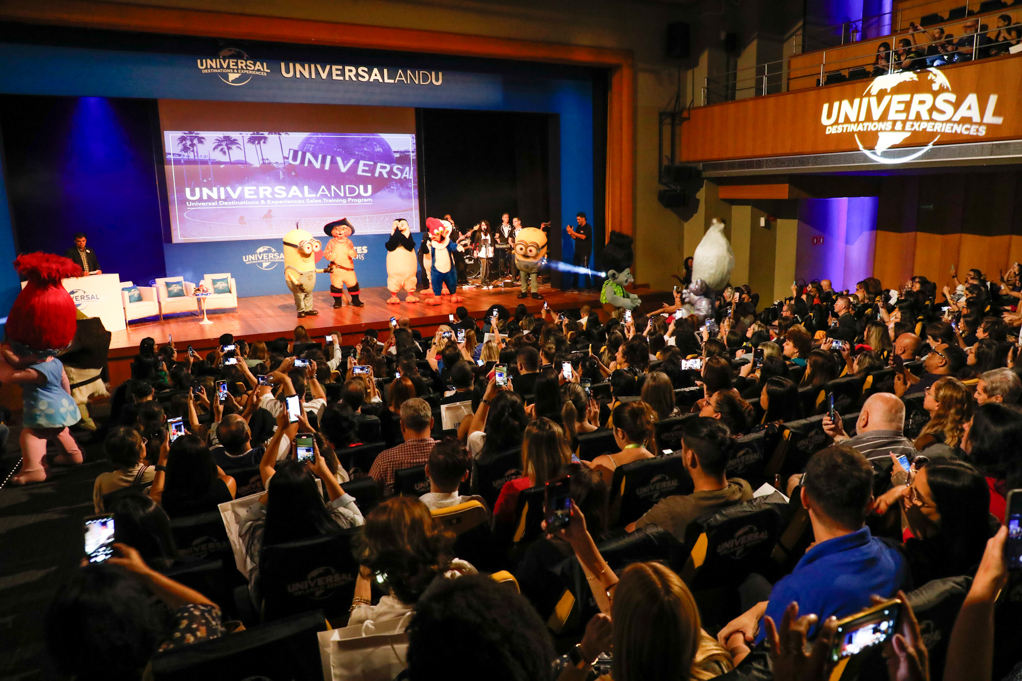 Teatro das Artes lotado Teatro das Artes lotado