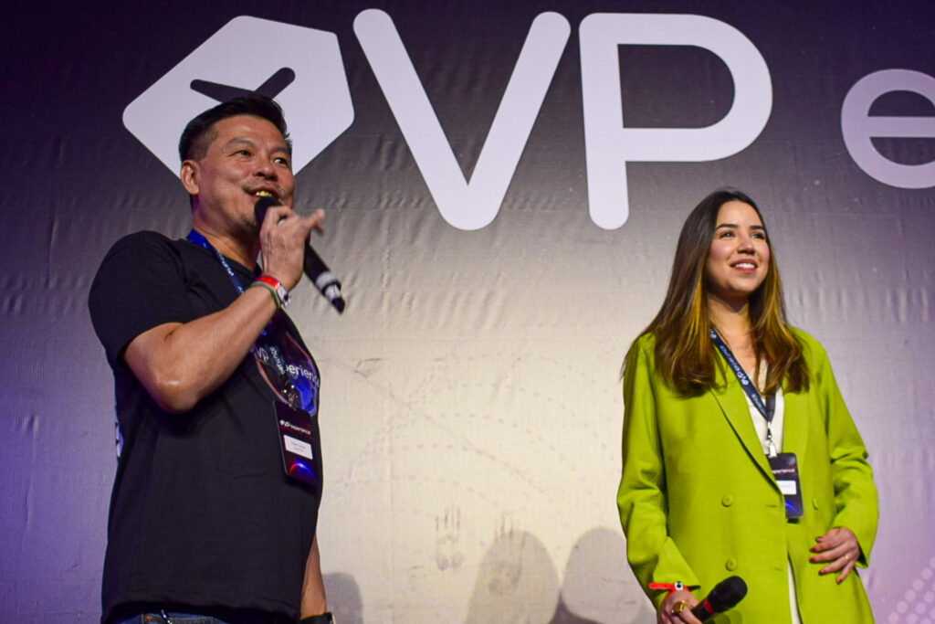 Valter Onishi, da ViagensPromo, e Bárbara Braga, secretária de Turismo de Alagoas