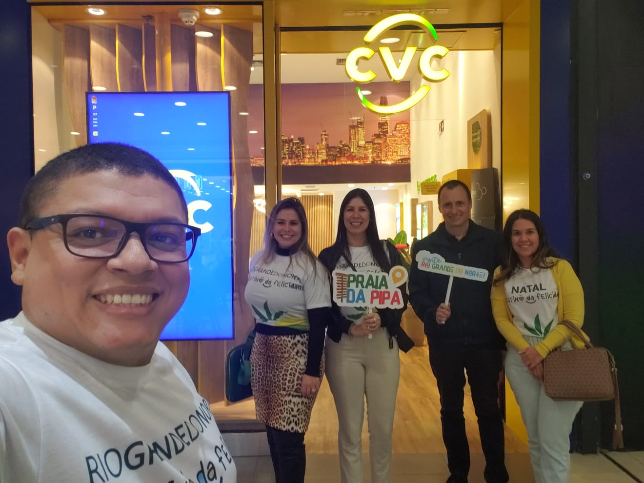 Blitz pelas lojas CVC de São Paulo