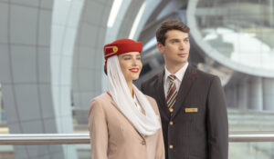 Tripulação de cabine da Emirates ultrapassa 20 mil profissionais