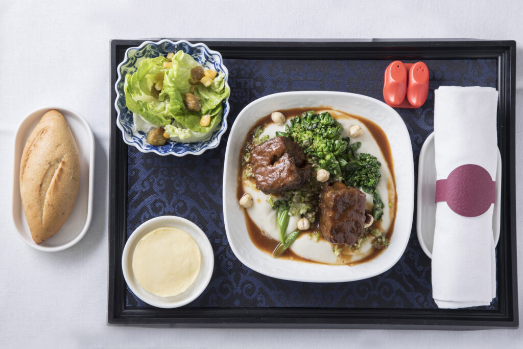 KLM anuncia novo menu do chef Rodrigo Oliveira