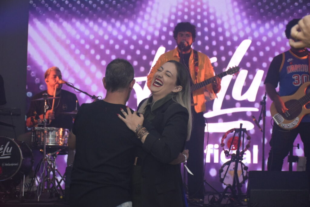 A festa do Affinity contou com banda e música ao vivo