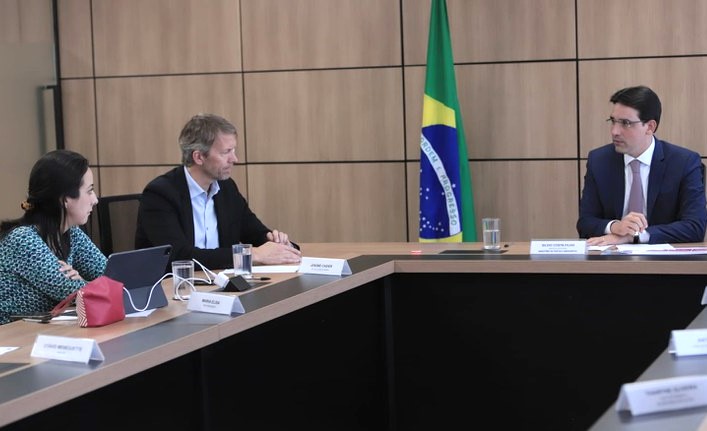 Ministro de Aeroportos intensifica agenda que busca reduzir o valor das passagens aéreas no Brasil Ministro de Aeroportos intensifica agenda que busca reduzir o valor das passagens aéreas no Brasil