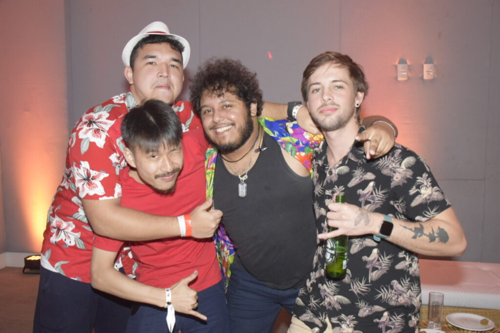 Gustavo Kazuo, Diogo Misawa, Mateus Louzada e Vinicius Blauth