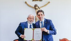 Silvio Costa Filho assume oficialmente como ministro de Portos e Aeroportos