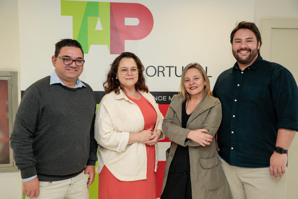 Alex Silva Daniela Andrade Fabiana Silva e Rodolfo Handa da equipe administrativa financeira Conheça todos os profissionais e a nova estrutura completa da TAP no Brasil; veja fotos