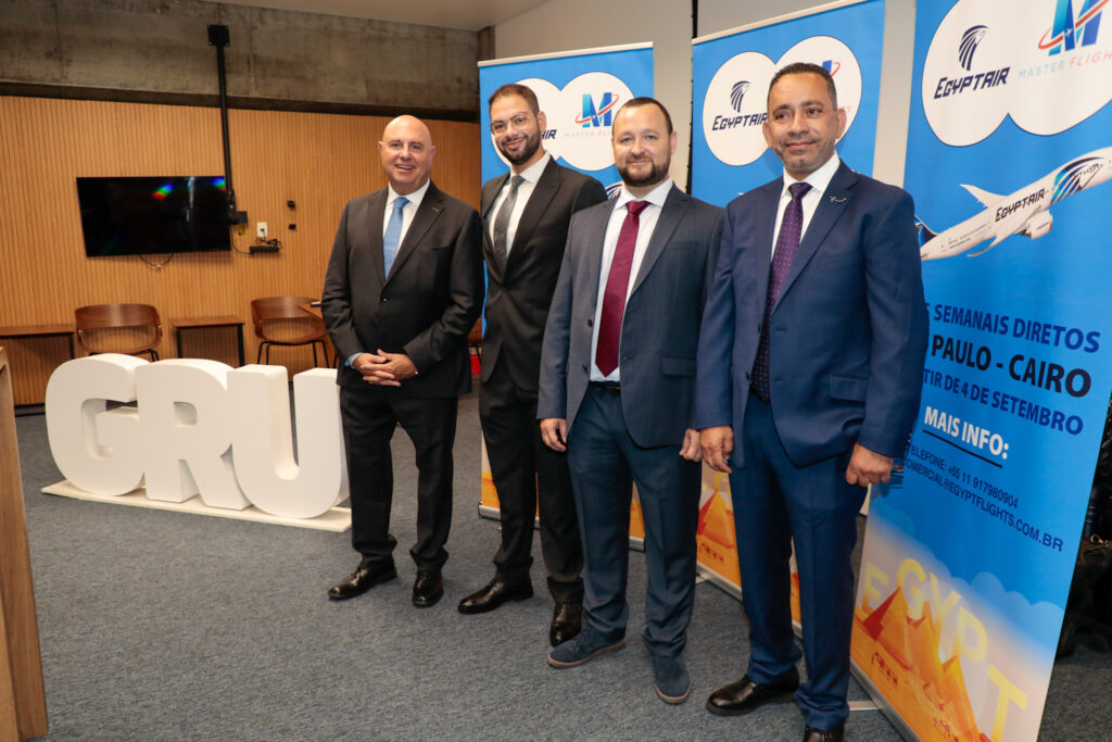 Alfonso Martinez, CEO da Master Flights, Rashed Ahmed, Diego A. Martinez Baltodano, COO da Egypt Flights, e Ahmed Anwer, CEO da Egypt Flights Brasil Alfonso Martinez, CEO da Master Flights, Rashed Ahmed, Diego A. Martinez Baltodano, COO da Egypt Flights, e Ahmed Anwer, CEO da Egypt Flights Brasil