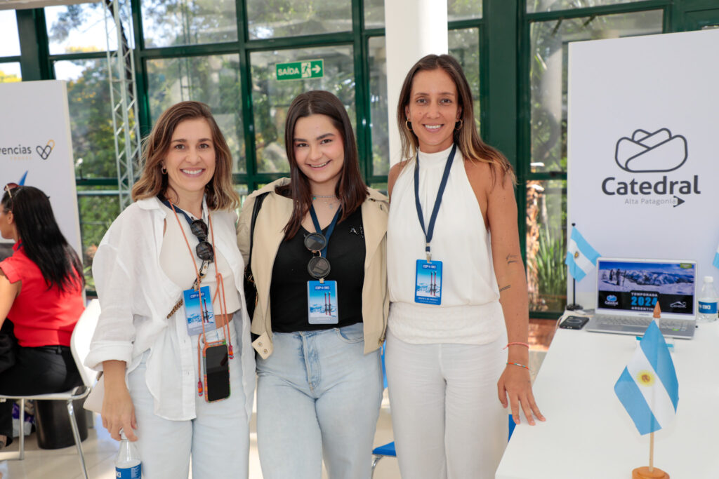 Bárbara Baer, e Ana Genta, da Linda Neve, com Bianca Zuanella, da Catedral Alta Patagonia