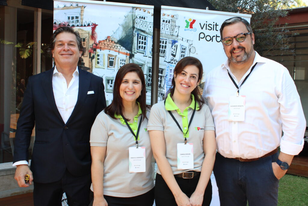 Bernardo Cardoso e Alexandre Mesquita, do Turismo de Portugal, com Renata di Bernardo e Camila Souza, da TAP